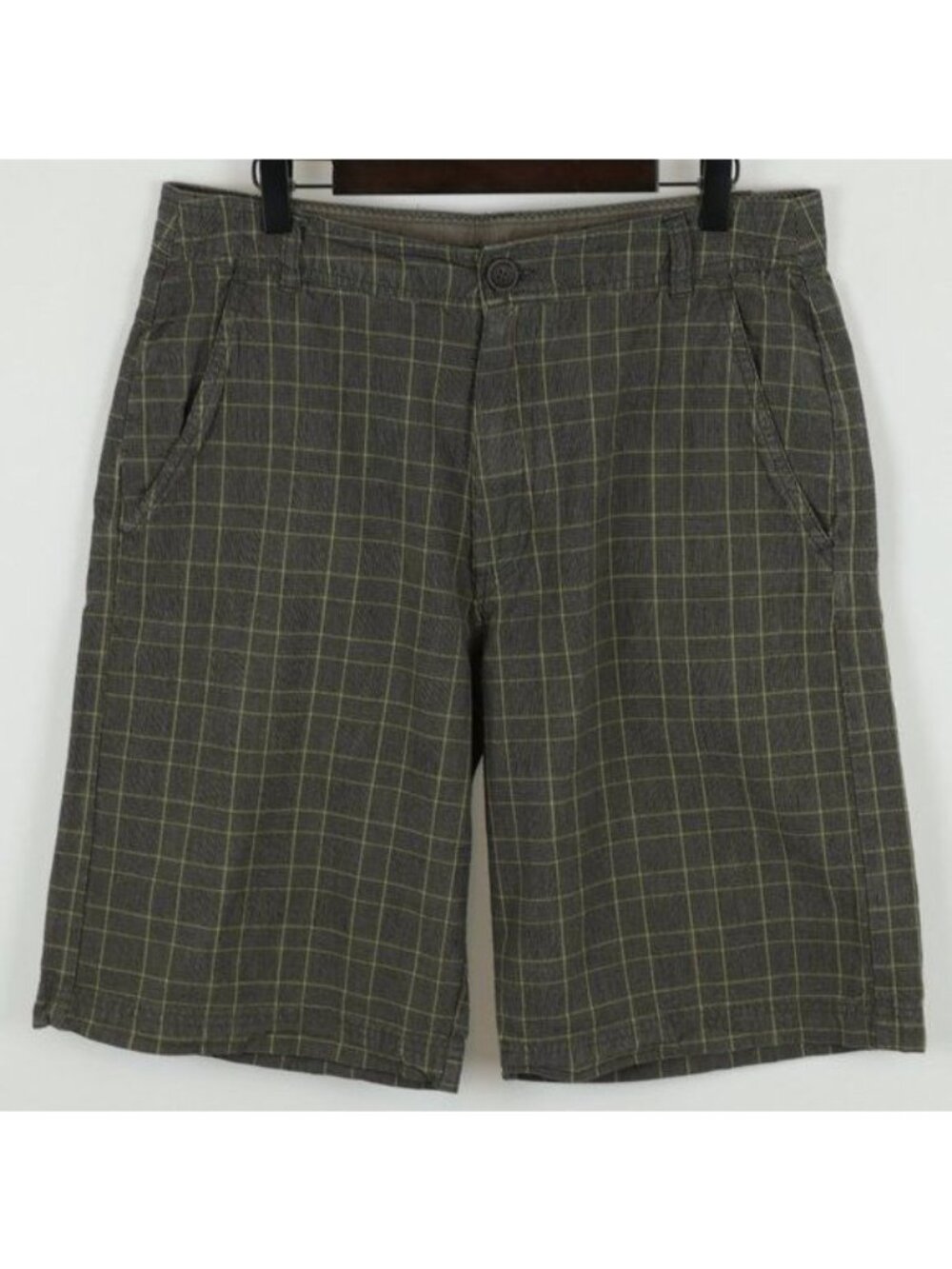 Alpine Design Men's Size 32 Black & Brown Plaid Woven Flat Front Casual Shorts